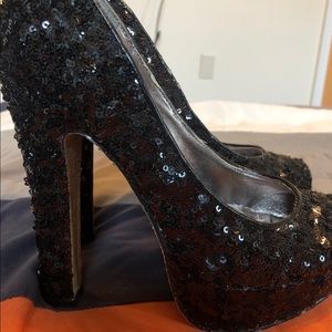 Steve Madden platform pumps!